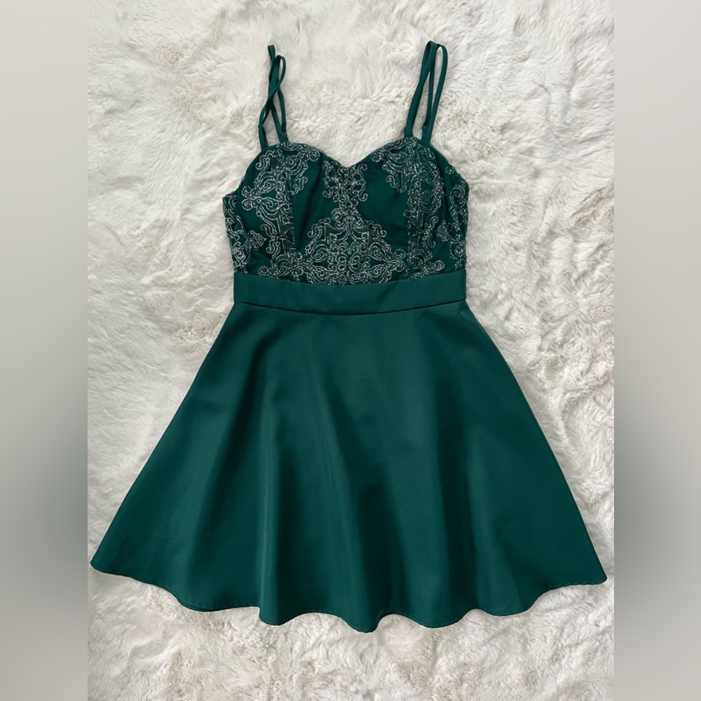Women’s cocktail green mini dress size 7